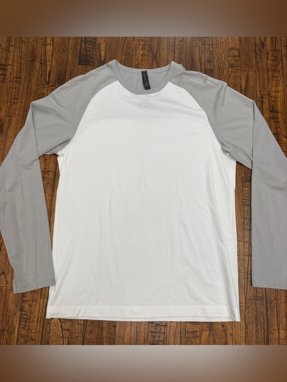 Lululemon Fundamental Regian Long Sleeve Shirt White/Silver Drop Size Small